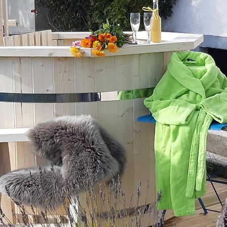 Gîte La petite maison horlogère et bain nordique Les Fontenelles Extérieur photo