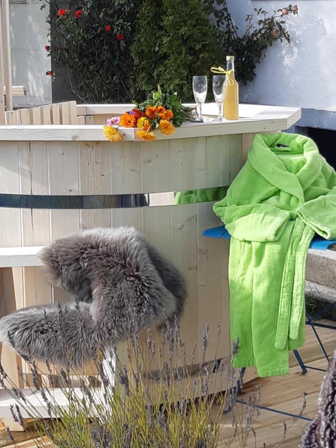 Gîte La petite maison horlogère et bain nordique Les Fontenelles Extérieur photo